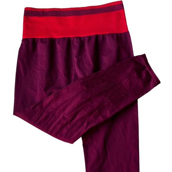 Fabletics High-Waisted Seamless Stripe 7/8 Leggings Women’s Tights - Picture 6 of 10